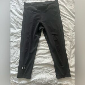 Under Armour Black Capri Leggings Sz S/2